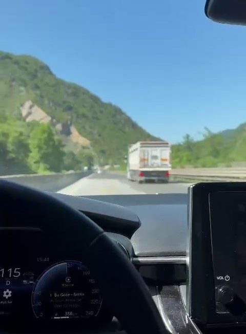 Sakarya’nın Geyve ilçesi D-650 kara yolunda bir otomobil sürücüsü 120