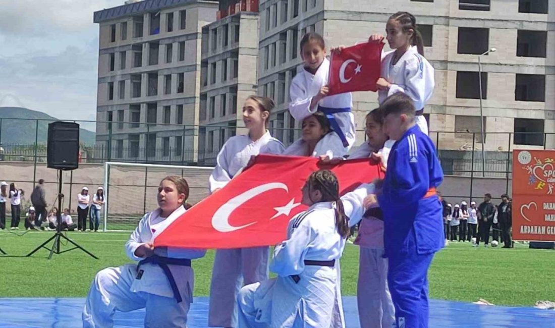 19 Mayıs Atatürk’ü Anma, Gençlik ve Spor Bayramı Ardahan’da coşkuyla kutlandı Ardahan’da 19 Mayıs Atatürk’ü Anma Gençlik ve Spor Bayramı, coşkuyla