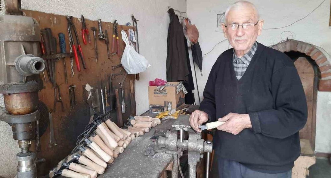 SAMSUN (İHA) – Samsun’un Vezirköprü ilçesinde, unutulmaya yüz tutmuş mesleklerden