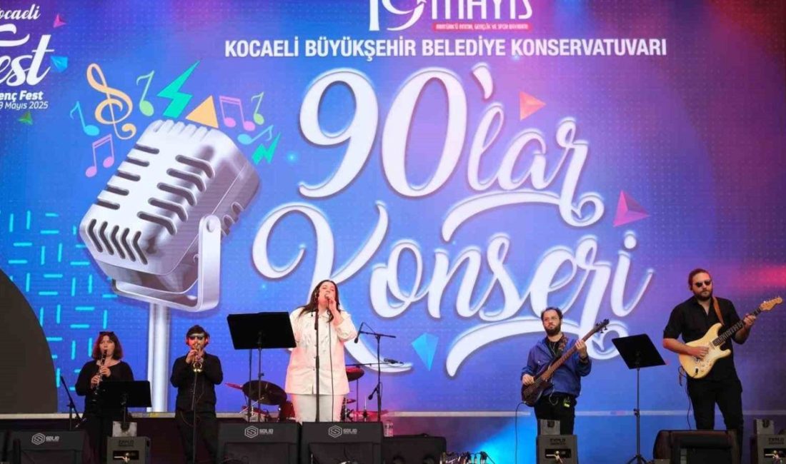 EnFest Gençlik Festivali kapsamında düzenlenen 90’lar konseri, kulakların pasını sildi.