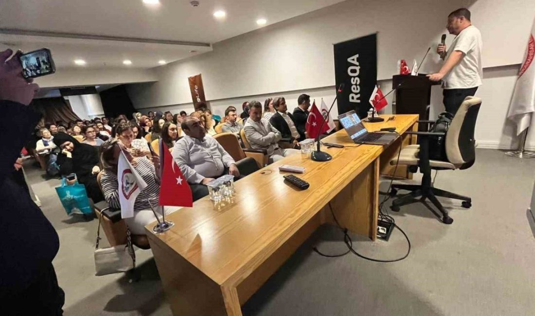 Afyonkarahisar ve ilçelerinden 100 eczacı, 14 Mayıs Eczacılık Günü kapsamında