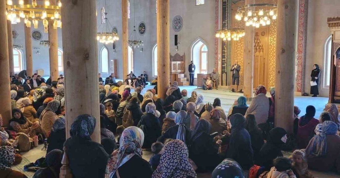 Afyonkarahisar’da Kur’an Kursları yıl sonu kapanış programları düzenlendi Afyonkarahisar İl Müftülüğüne bağlı 4-6 yaş grubu Kur’an Kurslarında eğitim