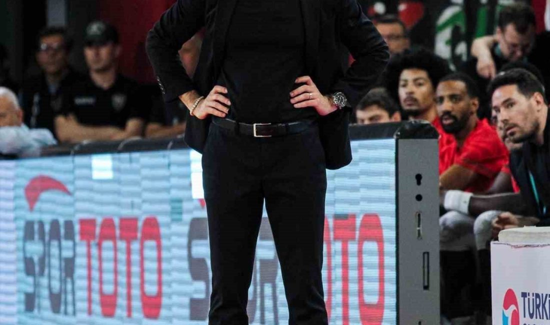 Basketbol Süper Ligi ekiplerinden Karşıyaka’nın Başantrenörü Ahmet Çakı, Tofaş yenilgisi
