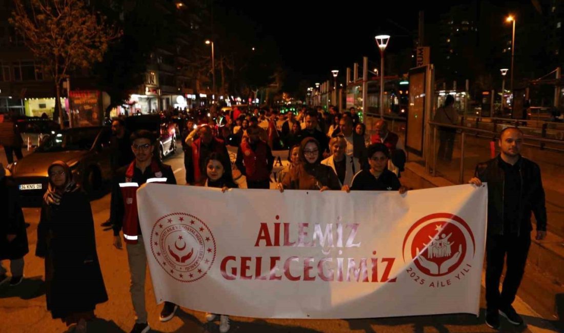 Aile birliğine ‘fener alaylı’ farkındalık Cumhurbaşkanı Recep Tayyip Erdoğan’ın 2025 yılını Aile Yılı ilan etmesi