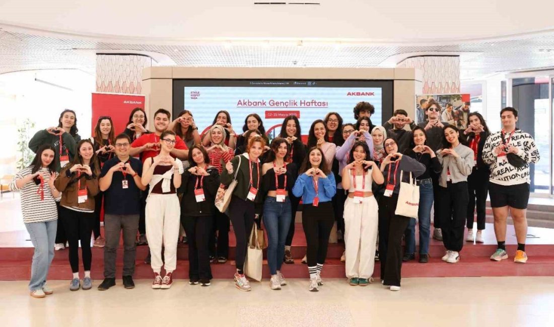 Akbank Gençlik Akademisi, 4’üncü yılını geride bıraktı. Türkiye genelinde düzenlenen