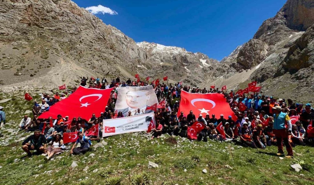 Aladağlar’da 19 Mayıs Yürüyüşü gerçekleştirildi 19 Mayıs Atatürk’ü Anma, Gençlik ve Spor Bayramı’nın 106. yılı