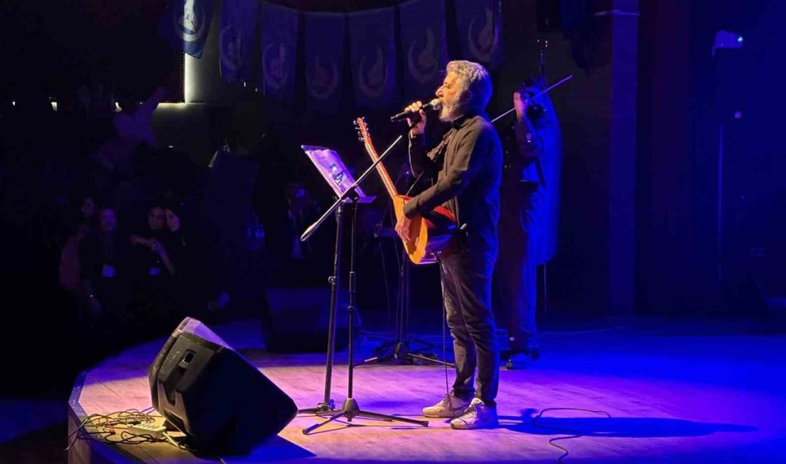 Ali Kınık, Ardahanlılarla buluştu Ardahan Ülkü Ocakları tarafından Ali Kınık konseri düzenlendi. Ardahan Ülkü