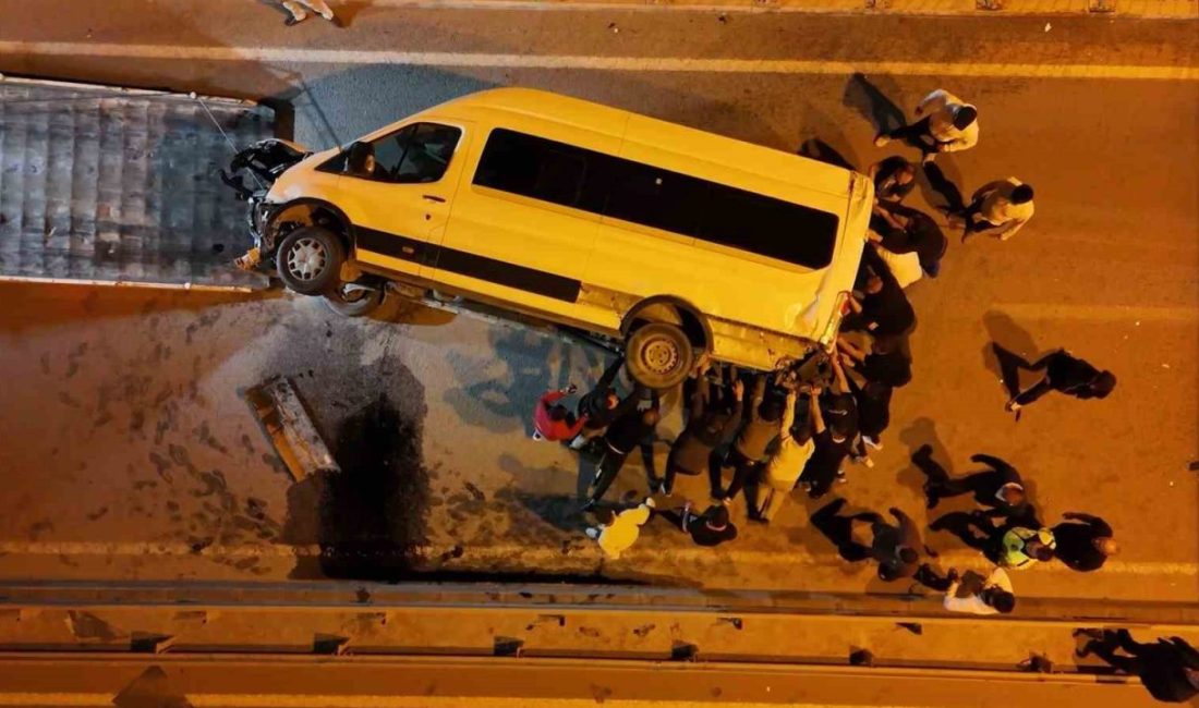 Alkollü genç şehirde kabus yaşattı: Patronunu ve servis şoförünü gasp etti, kaza üstüne kaza yaptı Kırıkkale’de alkollü genç, yaraladığı patronunu gasp etti, ardından araç üstüne
