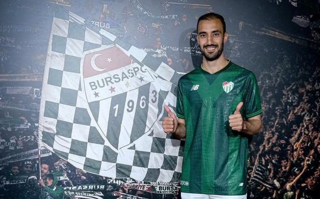 Bursaspor’un yeni transferi savunma oyuncusu Alperen Babacan, yeşil-beyazlılara katılmanın büyük