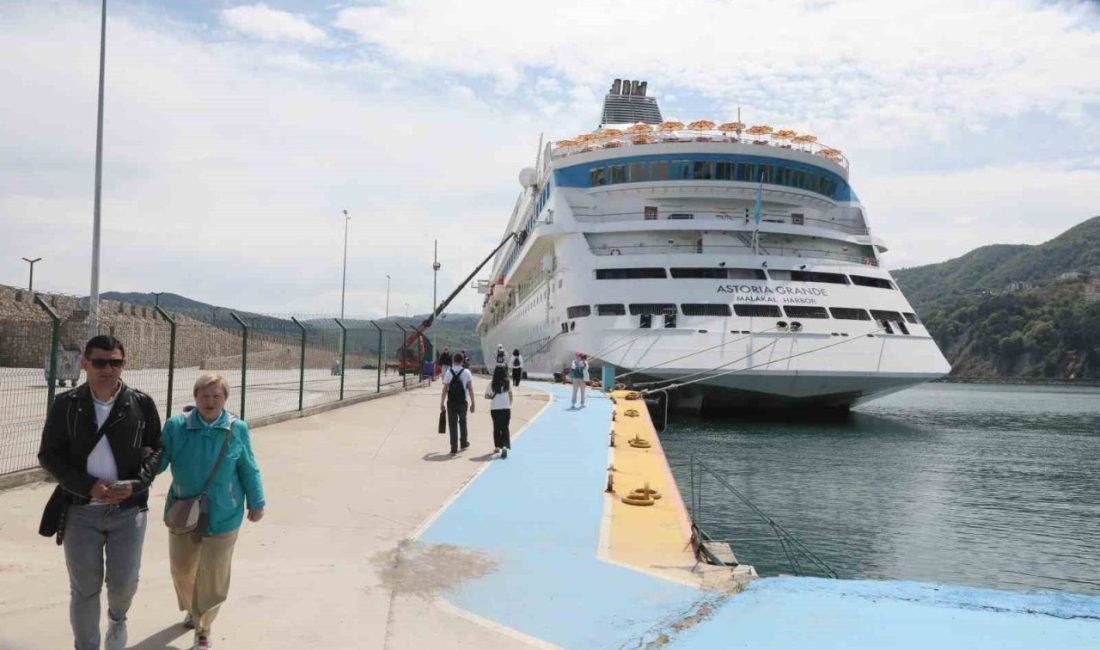 Amasra’ya Rusya’dan gelen turist sayısı 86 bin kişiye ulaştı Türkiye’nin ve Karedeniz’in en gözde turizm yerleri arasında bulunan Bartın’ın