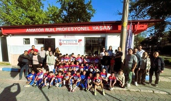 Denizli Büyükşehir Belediyesi, yaklaşık 30 yıldır amatör kulüplerin soyunma odası