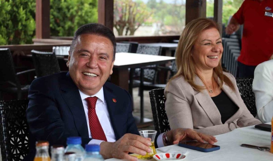 Antalya BB Başkanı Muhittin Böcek başkanlığında, Safranbolu’da Cittaslow Ulusal Ağ toplantısı gerçekleştirildi Cittaslow Ulusal Ağı toplantısı Antalya Büyükşehir Belediye Başkanı Muhittin Böcek
