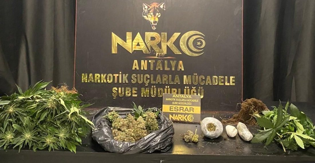 Antalya’da bir haftada 17 zehir taciri tutuklandı Antalya’da emniyet güçleri uyuşturucuya karşı mücadelesini aralıksız sürdürüyor. Son bir