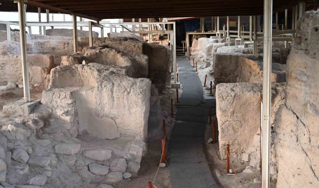 Malatya’da UNESCO Dünya Mirası Listesi’nde yer alan Arslantepe Höyüğü’nde inşa
