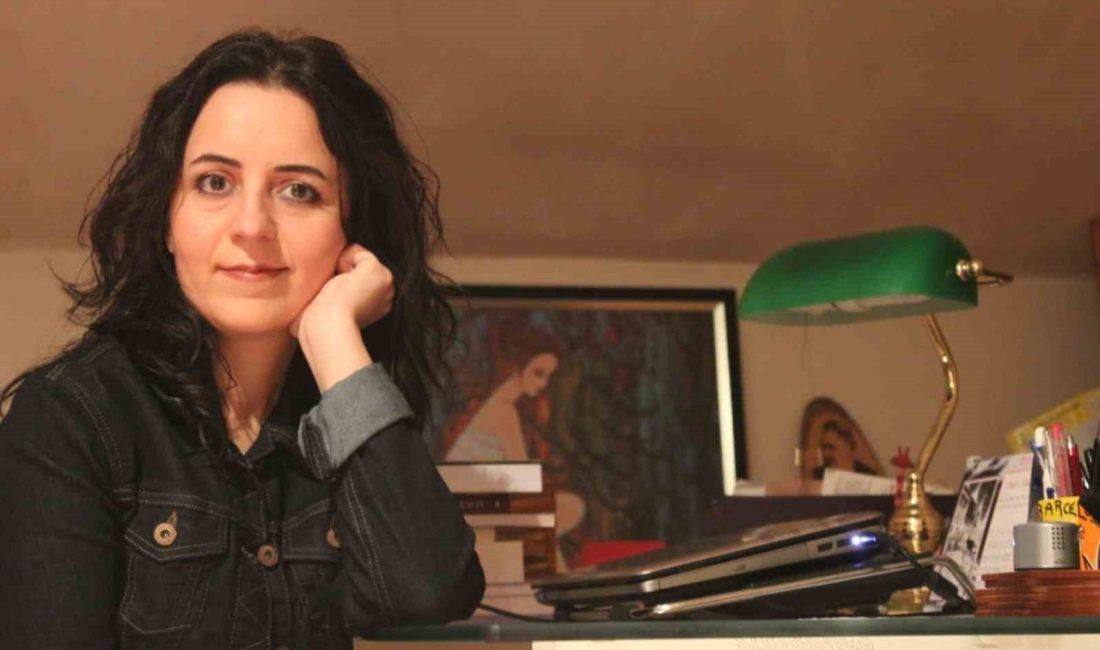 Balıkesir’in Ayvalık ilçesinin yetiştirdiği yazar Derya Sönmez, “Öteki Hayvanlar” isimli