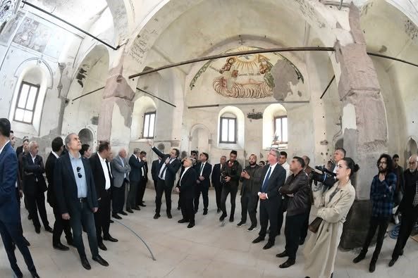 Aziz Eustathios Kilisesi, İncesu Kent Müzesi’ne dönüştürülecek Kayseri Büyükşehir Belediye Başkanı Dr. Memduh Büyükkılıç; belediye meclis üyeleriyle