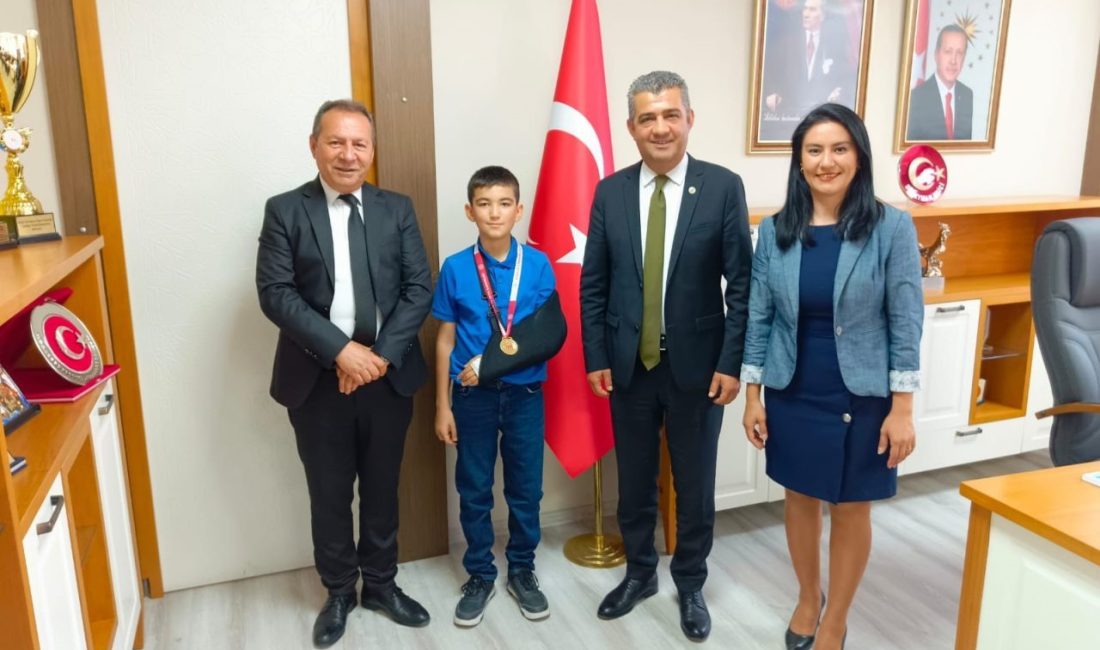 Aydın Doktor Fevzi Mürüvvet Uğuroğlu Ortaokulu’nda eğitim gören görme engelli
