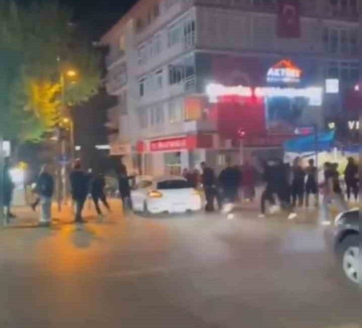 Galatasaray’ın ligin bitimine iki hafta kala şampiyonluğunu ilan etmesiyle taraftarlar