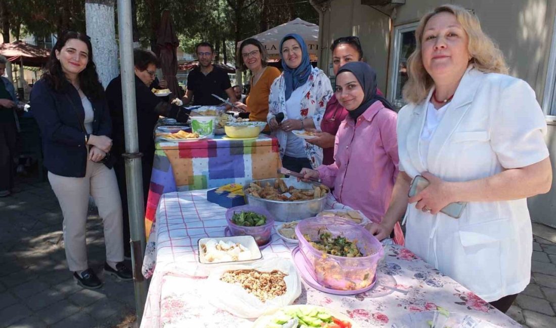 Balıkesir’de çölyaklılar geleneksel kahvaltıda bir araya geldi Burhaniye ilçesinde, Edremit Körfezi Çölyaklılar Derneği çatısı altında bir araya