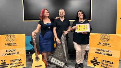 Balıkesir’de Milli Eğitim Müdürlüğünde bünyesinde bulunan Edebiyat Akademisi ve Müzik