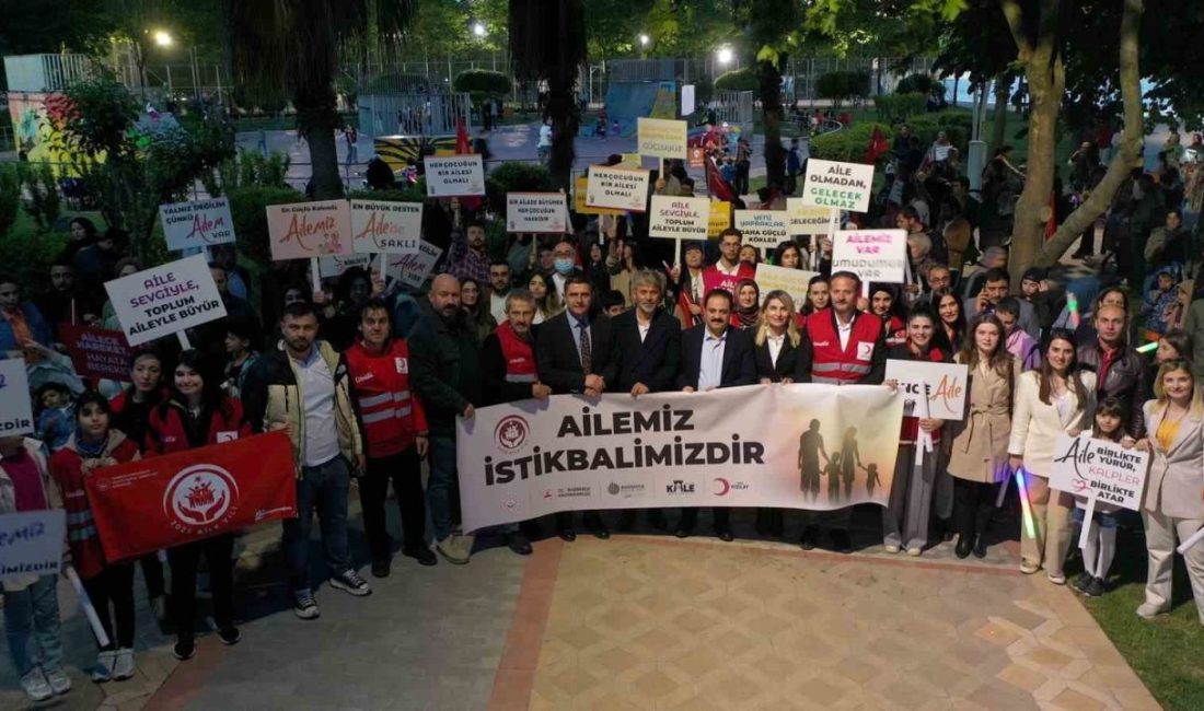 Başiskele’de 2025 Aile Yılı ve Aile Haftası münasebetiyle “Aile Yürüyüşü”