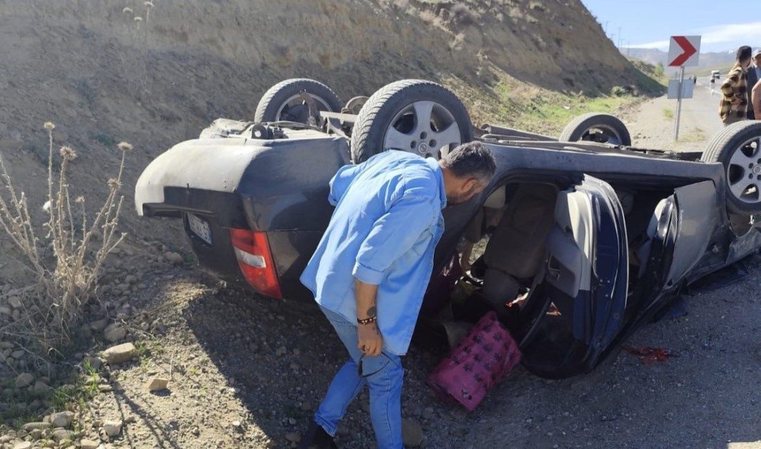 Başkale yolunda trafik kazası: 2 yaralı Başkale kara yolunda takla atan kamyonetteki 2 kişi hafif yaralandı.