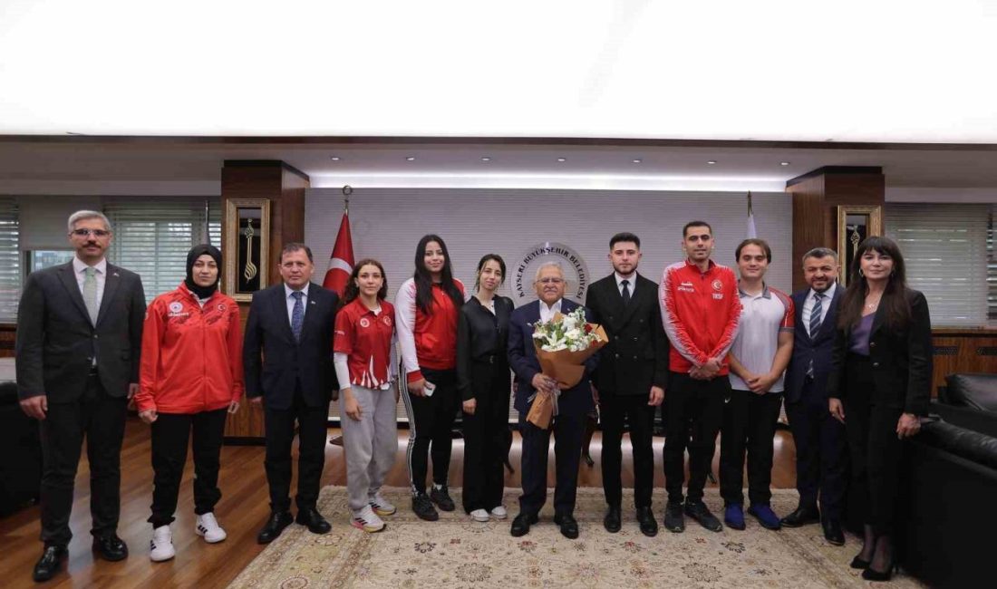 Başkan Büyükkılıç’tan güçlü ‘dayanışma’ mesajı Kayseri Büyükşehir Belediye Başkanı Dr. Memduh Büyükkılıç, şehirdeki sivil toplum