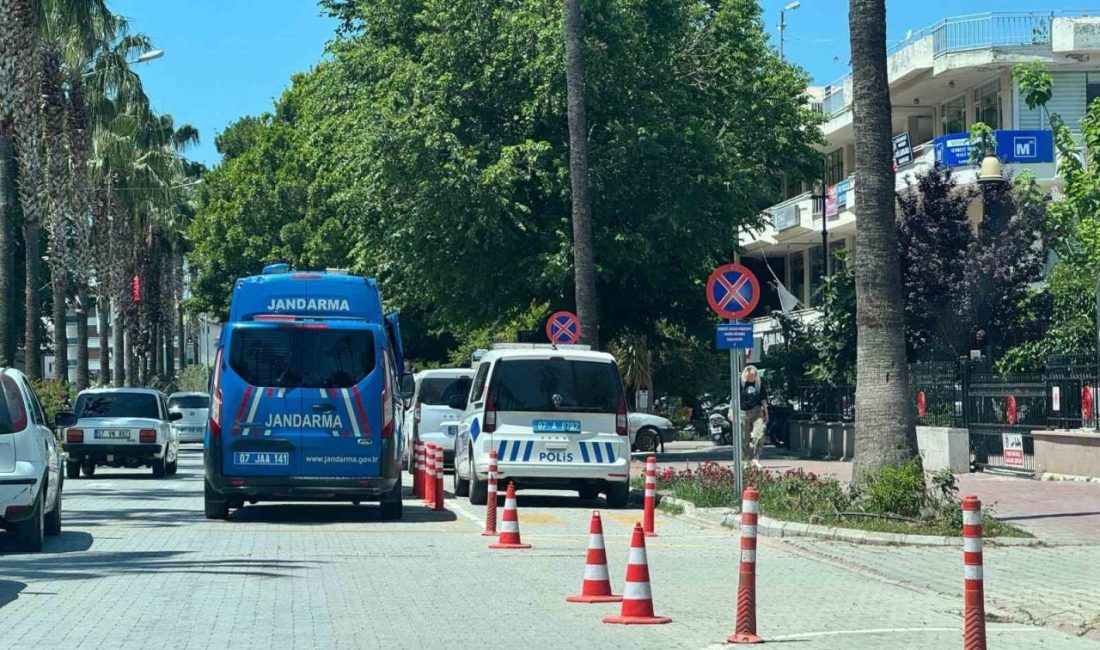 Başkasının kimliğini kullanan sürücü, 3 düzensiz göçmenle yakalandı Antalya’nın Gazipaşa ilçesinde jandarma ekiplerince yapılan yol kontrolünde sahte kimlik