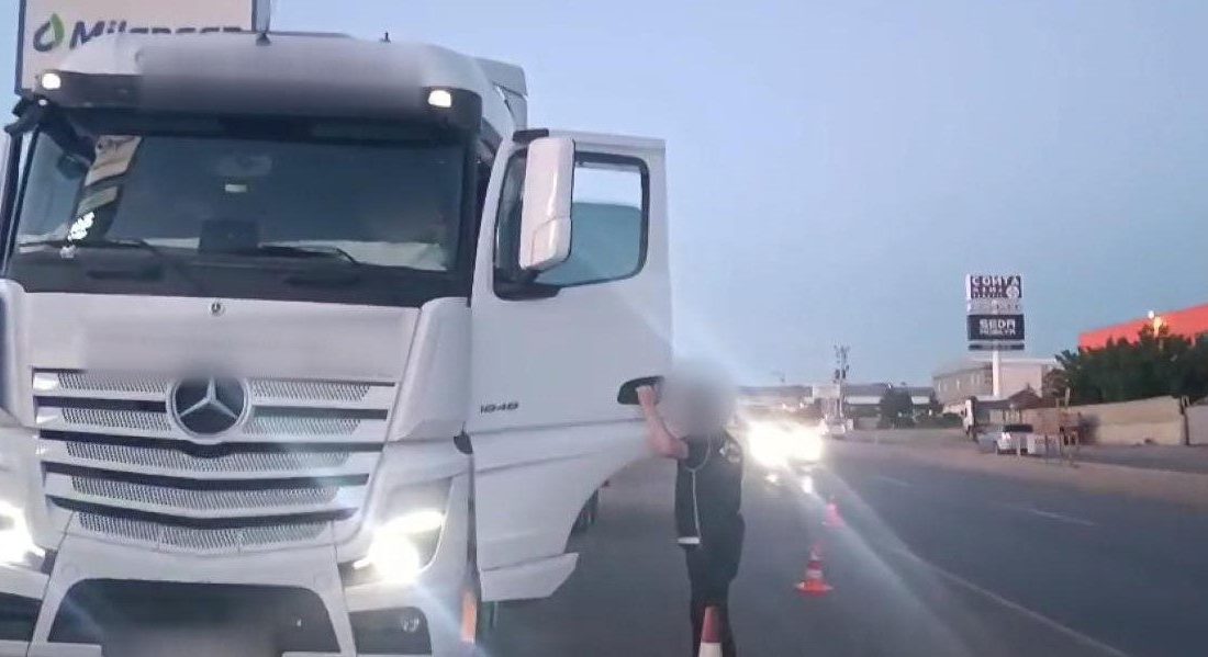 Batman’da 2 bin 70 paket kaçak sigara ele geçirildi Batman’da polis ekiplerince durdurulan bir tırda yapılan aramada 2 bin