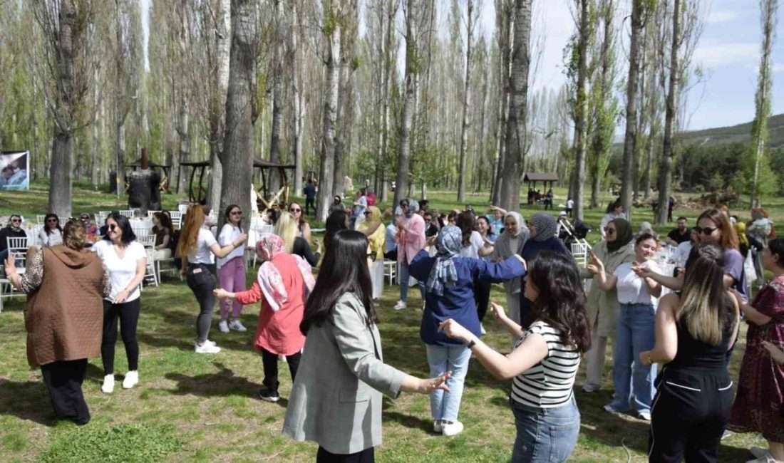 Bayburt’ta ‘Hemşireler Haftası’ kutlandı Hemşireler Haftası dolayısıyla Bayburt Devlet Hastanesi tarafından etkinlik düzenlendi. Bayburt
