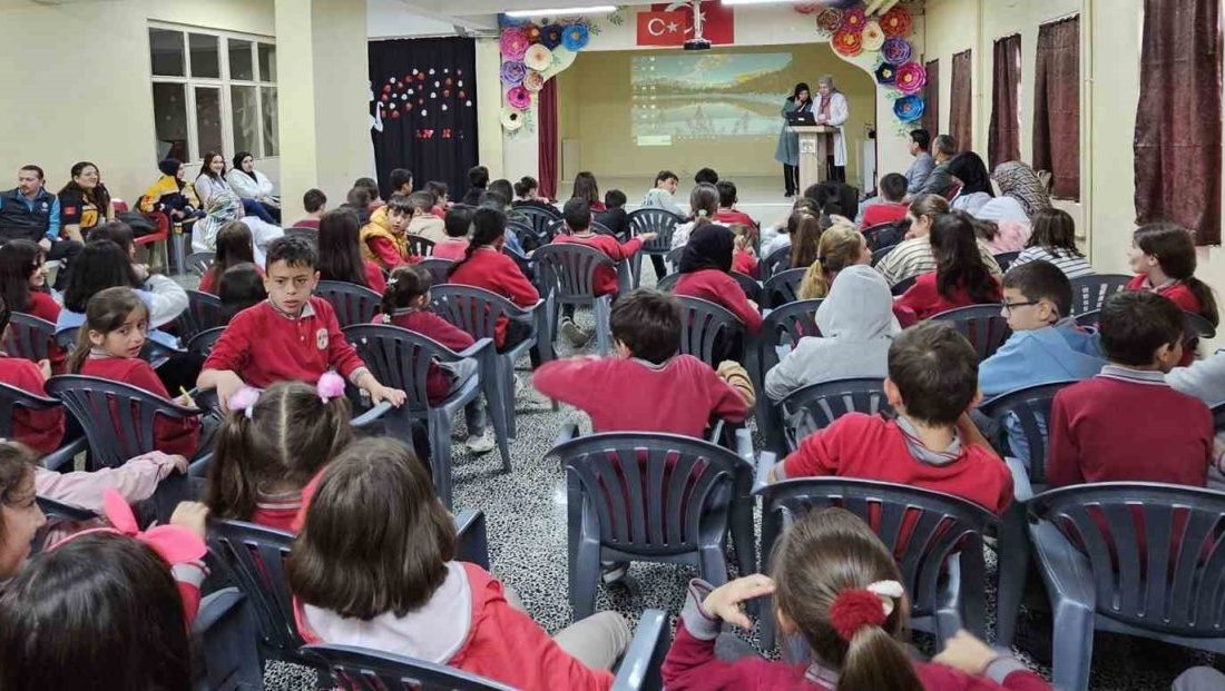 Bayburt’ta ‘Sağlıklı Çocuk Sağlıklı Gelecek’ projesi eğitimleri devam ediyor Milli Eğitim Bakanlığı ile Sağlık Bakanlığı arasında imzalanan protokol doğrultusunda