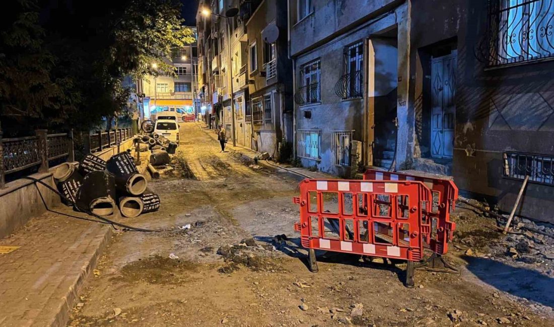 Bayrampaşa’da altyapı çalışması yapılan sokakta rögar kapağı patladı İstanbul Bayrampaşa’da altyapı çalışması yapılan sokakta akşam saatlerinde rögar kapağında