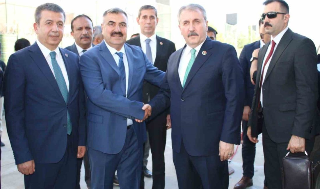 BBP Genel Başkanı Destici, kanaat önderi Arslan ile bir araya geldi Büyük Birlik Partisi (BBP) Genel Başkanı Mustafa Destici, Diyarbakır’da kanaat