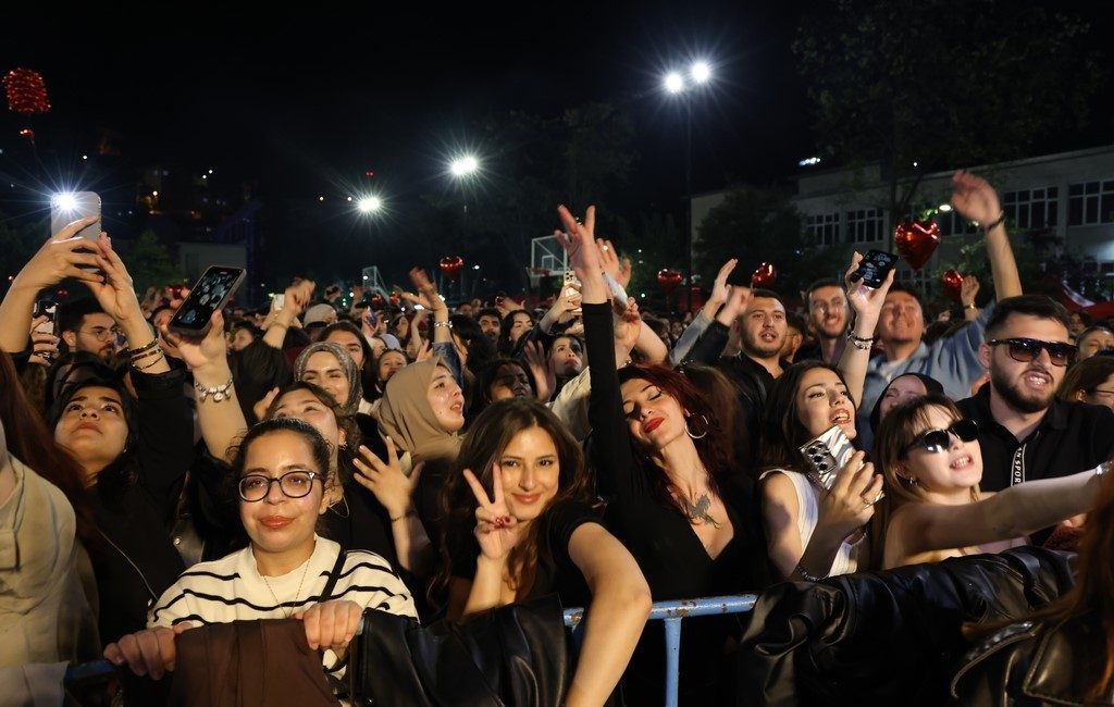 BEUN FEST’25 coşkusu DJ Erdem Kınay konseriyle zirveye ulaştı Zonguldak Bülent Ecevit Üniversitesinde (BEUN) düzenlenen BEUN FEST’25: 28. Uluslararası