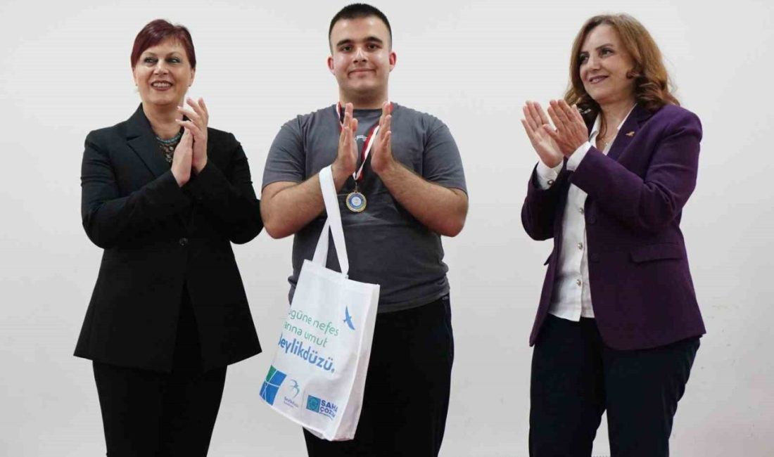 Beylikdüzü Belediyesi’nin Engelliler Haftası dolasıyla özel bireyler için düzenlediği masa