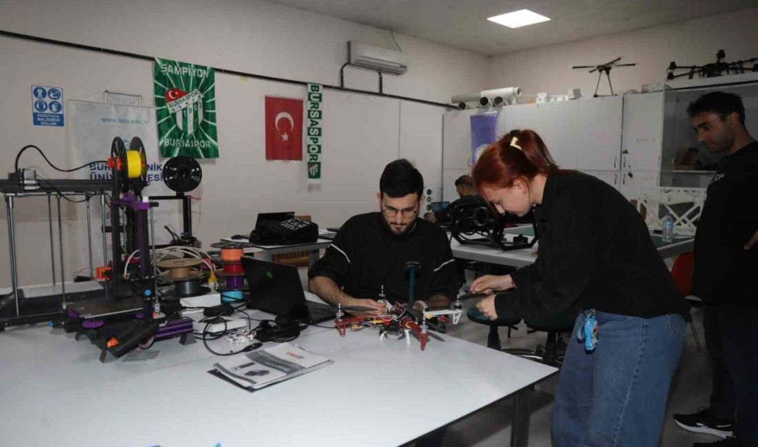 Bursa Teknik Üniversitesini (BTÜ), TEKNOFEST Teknoloji Yarışmaları’nda temsil edecek öğrenciler,