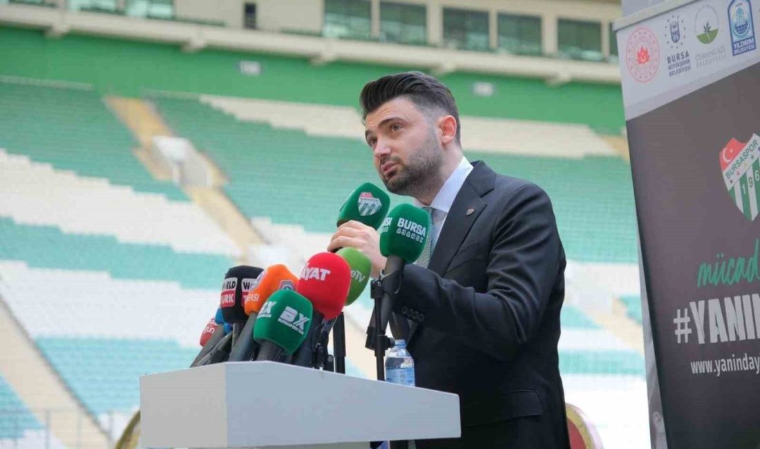 Bursaspor Başkanı Enes Çelik: “Yeni sezon bambaşka olacak” Bursaspor Kulübü Başkanı Enes Çelik, 5 transferin tamamlandığını, orta saha
