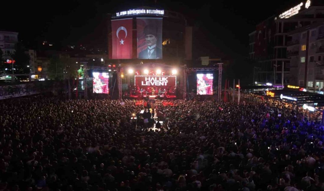 Büyükşehir, 19 Mayıs Bayramı’nı 40 bin Aydınlıyla kutladı Aydın Büyükşehir Belediyesi bu yıl da 19 Mayıs Atatürk’ü Anma,