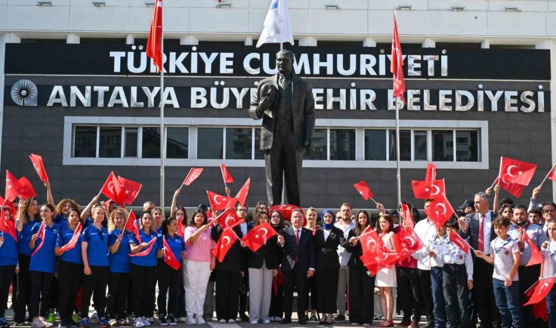 Büyükşehir Belediyesi’nde 19 Mayıs coşkusu törenle başladı Antalya Büyükşehir Belediye Başkanı Muhittin Böcek, 19 Mayıs Atatürk’ü Anma,