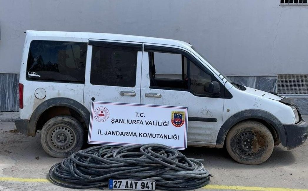 Şanlıurfa’nın Birecik ilçesinde bir şantiyeden çalınan 200 metre elektrik kablosu,