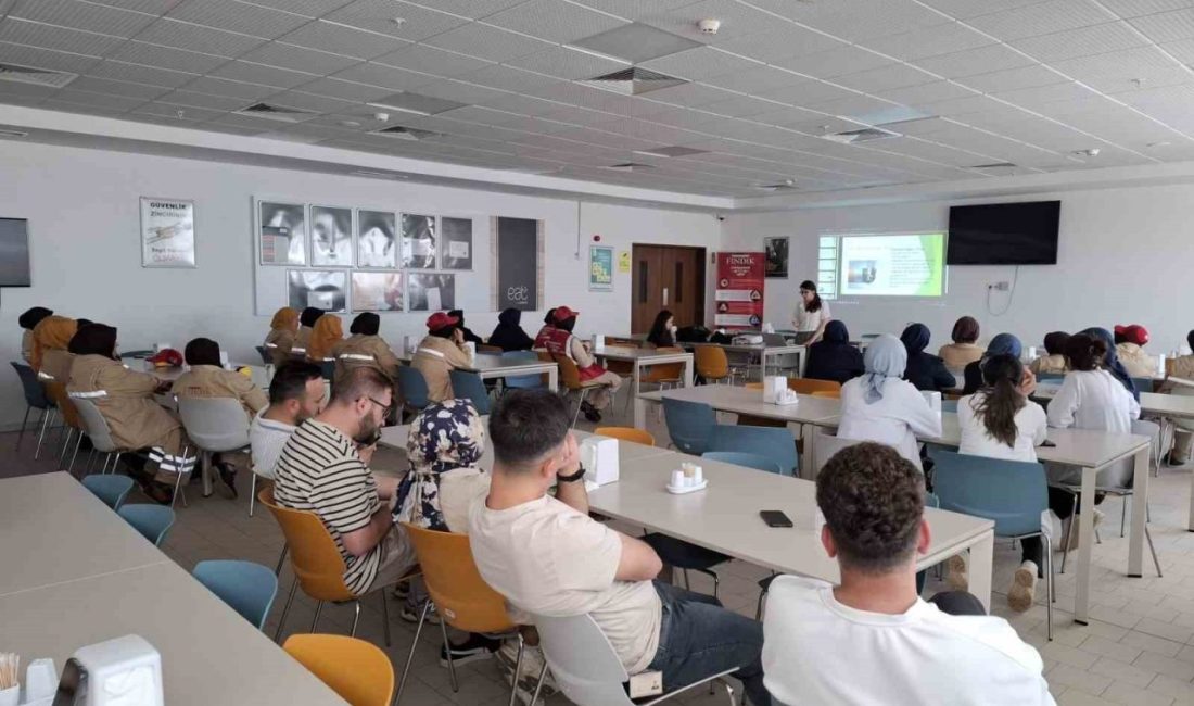 Çalışanlara stres eğitimi verildi DÜZCE(İHA) – Düzce Sağlık Müdürlüğü tarafından fabrika çalışanlarına yönelik farkındalık