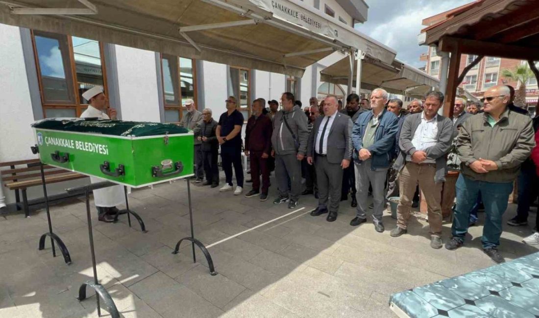 Çanakkale’de boşanma aşamasındaki eşi tarafından öldürülen kadın, son yolculuğuna uğurlandı Çanakkale’de boşanma aşamasındaki eşi Uğur Zan tarafından başından silahla vurularak