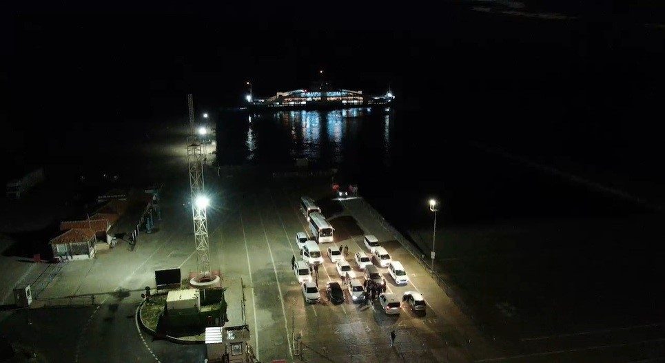 Çanakkale’de nitelikli yağma operasyonu: 13 gözaltı Çanakkale’de polis ekiplerince gerçekleştirilen nitelikli yağma operasyonunda 13 şüpheli gözaltına