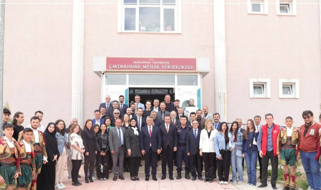 Kütahya’nın Çavdarhisar ilçesi Meslek Yüksekokulu ev sahipliğinde gerçekleştirilen “DPÜ’de Aizanoi: