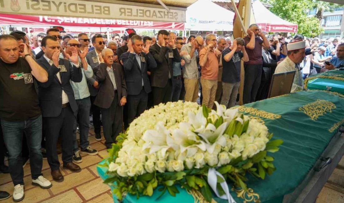CHP lideri Özel Manisa’da cenaze törenine katıldı Cumhuriyet Halk Partisi (CHP) Genel Başkanı Özgür Özel, memleketi Manisa’da