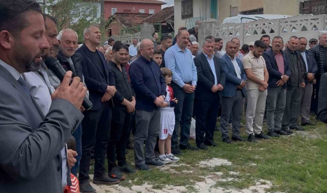 Çorum’un Alaca ilçesinede vatandaşlar, bereket için yağmur duası yaptı. Çorum’un