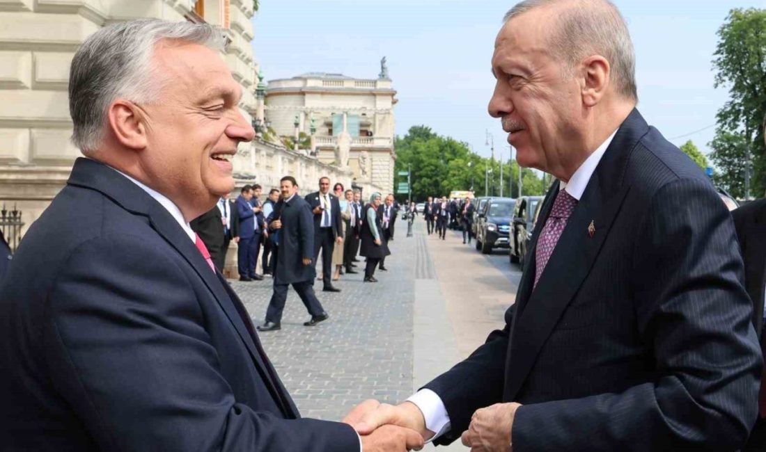 Cumhurbaşkanı Erdoğan, TDT Zirvesi’nde Macaristan Başbakan Orban tarafından karşılandı Cumhurbaşkanı Recep Tayyip Erdoğan, Türk Devletleri Teşkilatı Gayr-i resmi Zirvesi’nin