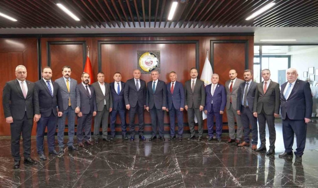 Cumhuriyeti kuran şehirler buluştu İçlerinde Erzurum’unda olduğu 4 ilin ticaret ve sanayi odaları başkanları