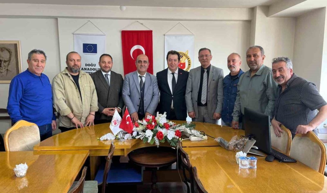 DAGC’de Ayhan Türkez dönemi Doğu Anadolu Gazeteciler Cemiyeti (DAGC) genel kurulunda Ayhan Türkez ve