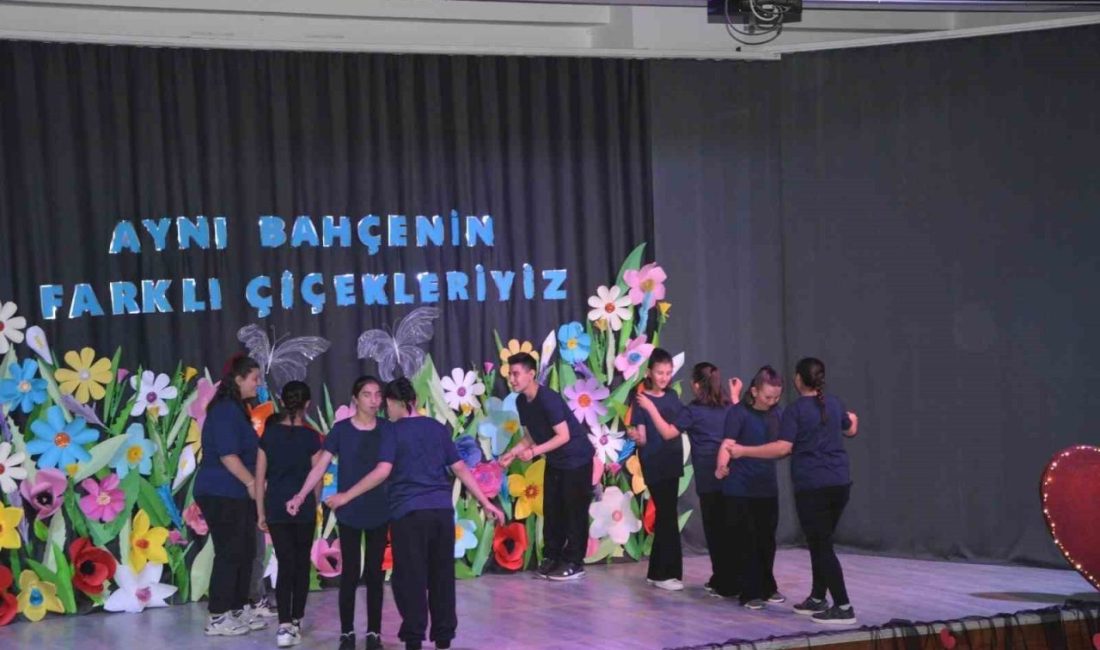 Demirci’de özel eğitim uygulama okulu öğrenciler muhteşem program Manisa’nın Demirci ilçesinde Özel Eğitim Uygulama Okulu öğrencilerinin düzenlediği Engelliler